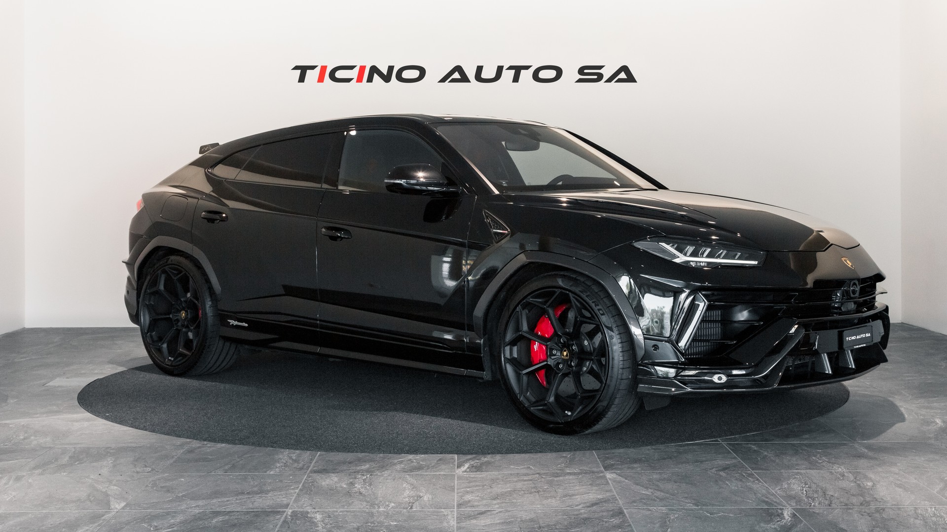 LAMBORGHINI Urus Performante